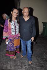 Mahesh Bhatt, Soni Razdan at Student of the year special screening in PVR, Mumbai on 18th Oct 2012 (58).JPG